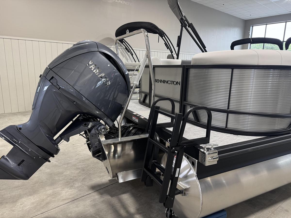 2027 Bennington 22S1SR Tri-Toon with Yamaha 200HP