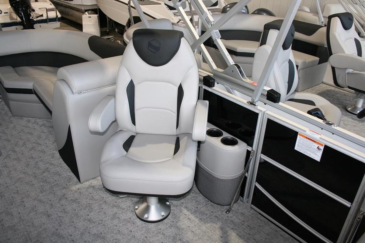 2026 South Bay 222RS LE Rear Seating 25"