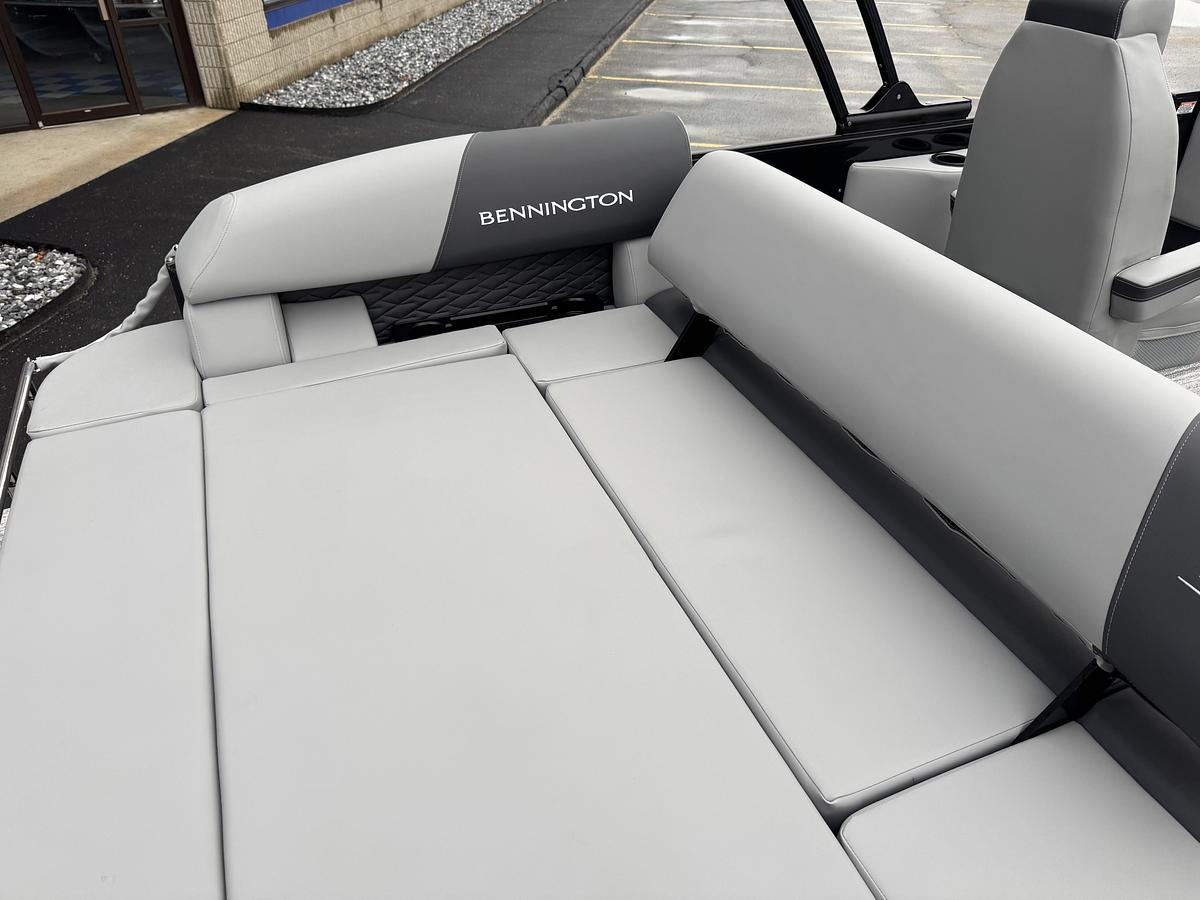 2026 Bennington 23SSBSF