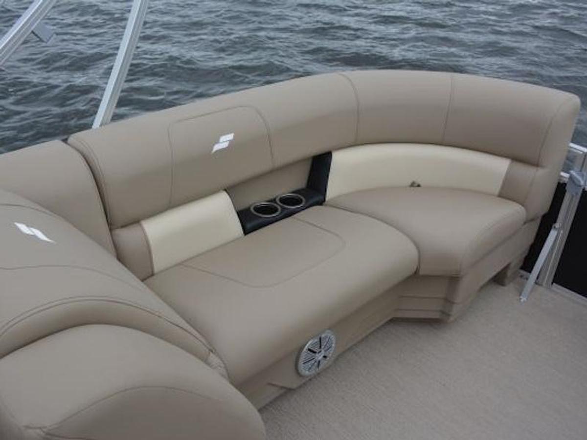 2025 Starcraft Marine LX 22 R