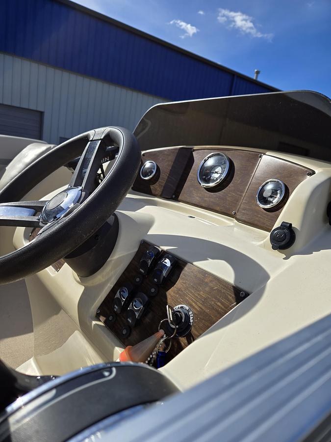 Used 2016 Cypress Cay Seabreeze 250