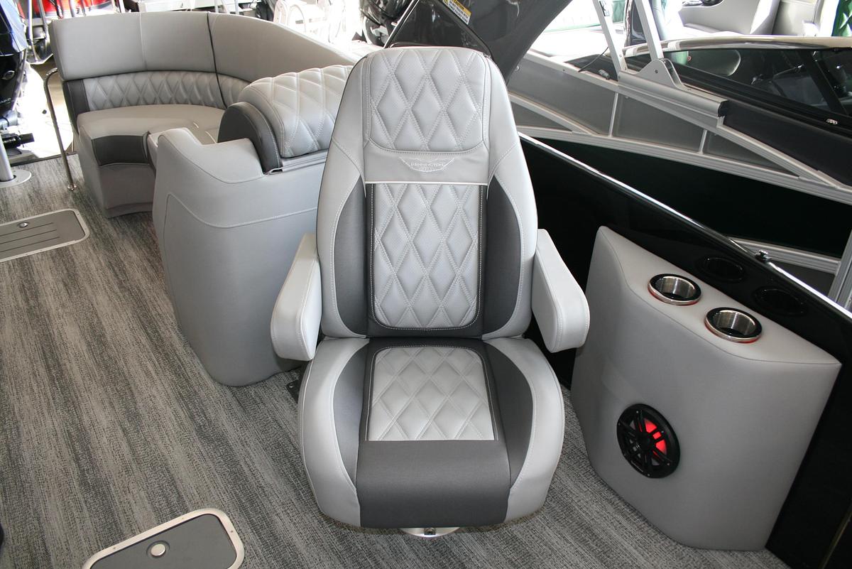 2026 Bennington 23 RX Fastback Arch