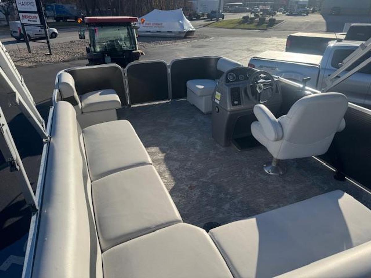 Used 2015 Premier Palm Beach 180 pontoon