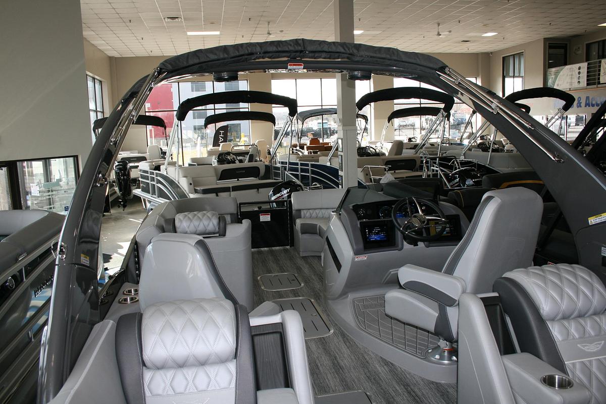 2026 Bennington 23 RX Fastback Arch