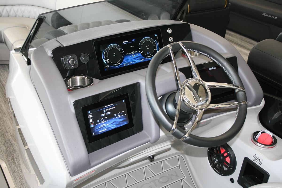 2026 Bennington 23 RX Fastback Arch