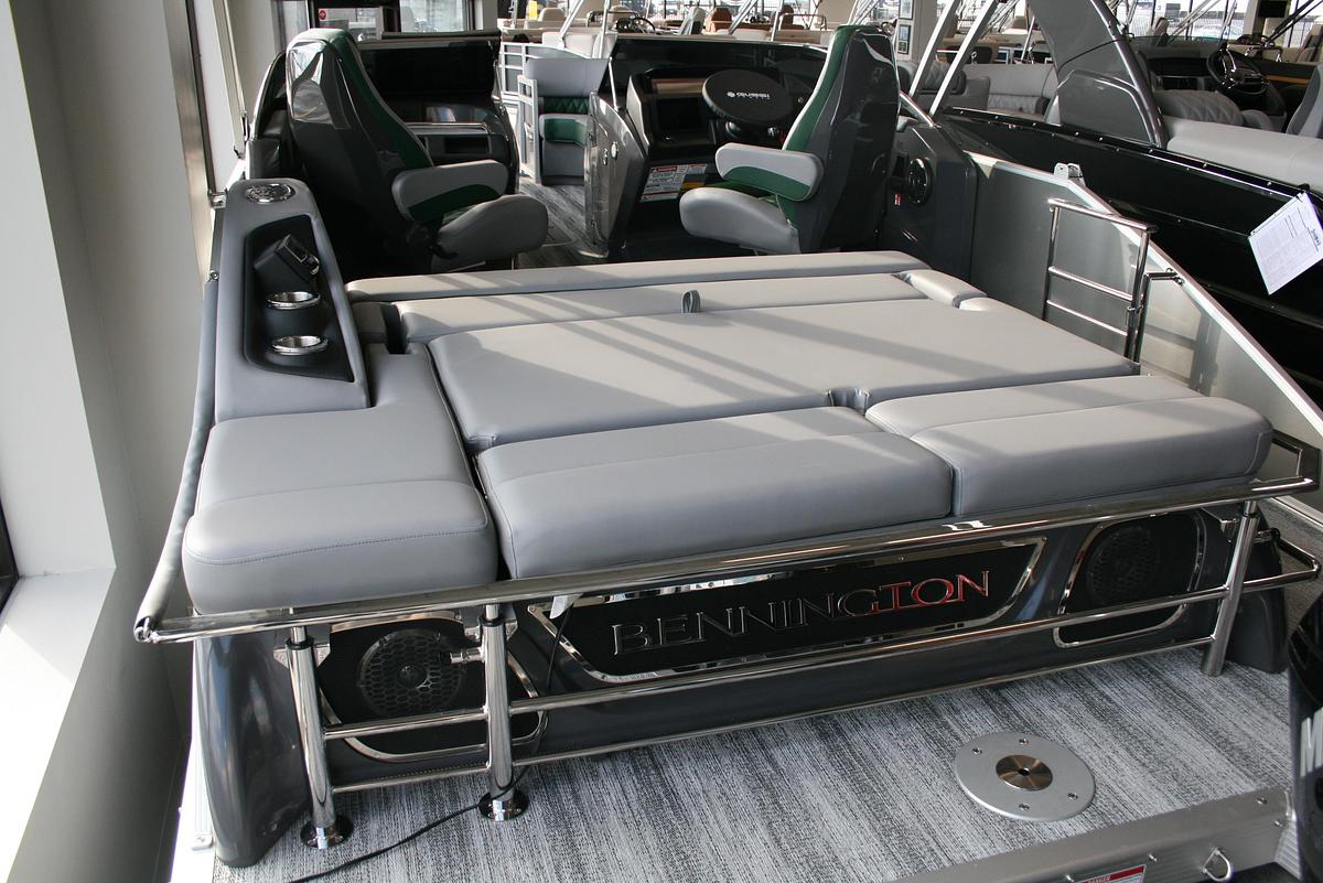 2026 Bennington 25QSBWSF