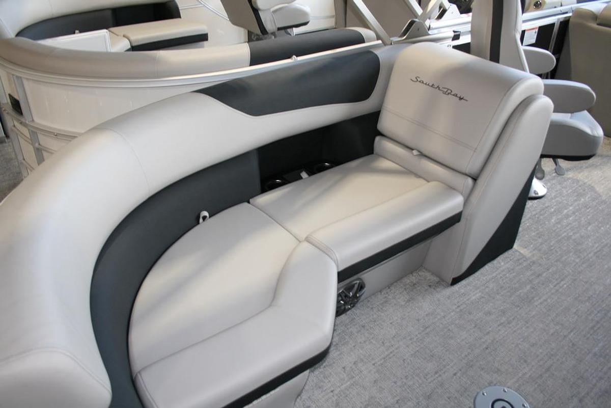 2026 South Bay 222RS LE Rear Seating 25"