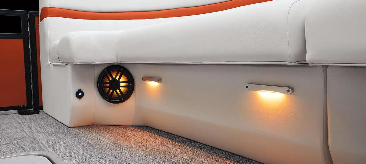 2026 Bennington LX Sport Line