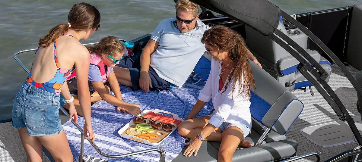 2026 Bennington L Bowrider Line