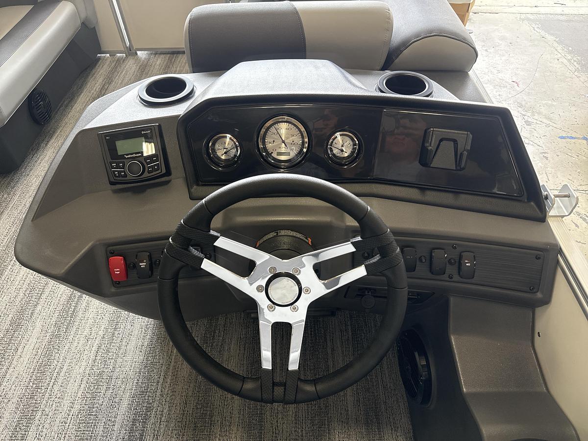 2027 Bennington 168SL w/40HP Yamaha
