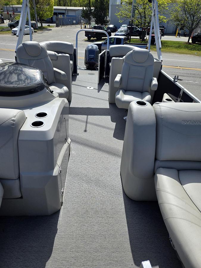 Used 2018 Sylvan 8522 LZ