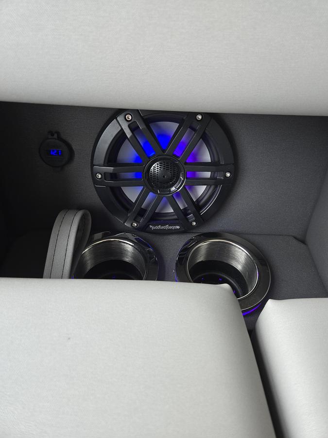 2026 Bennington 23 RX Fastback Arch