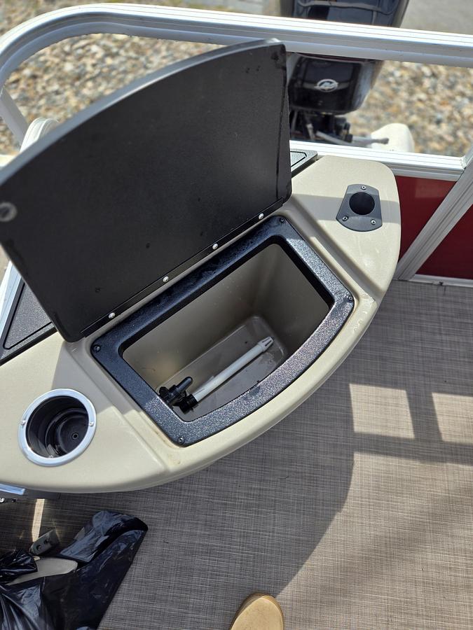 Used 2021 Sun Tracker 21' Fishin Barge