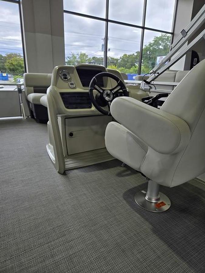 2026 Starcraft Marine LX 16 R