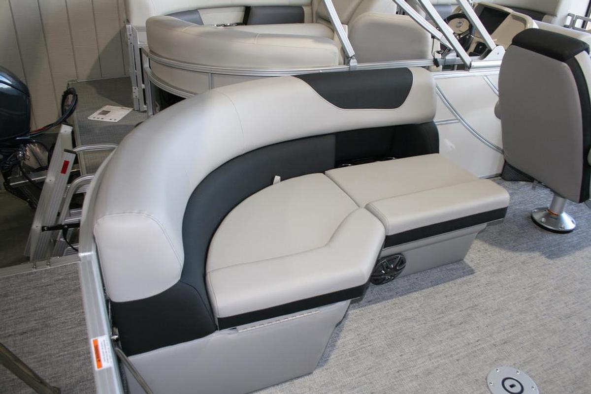 2026 South Bay 220RS LE Rear Seating 25"