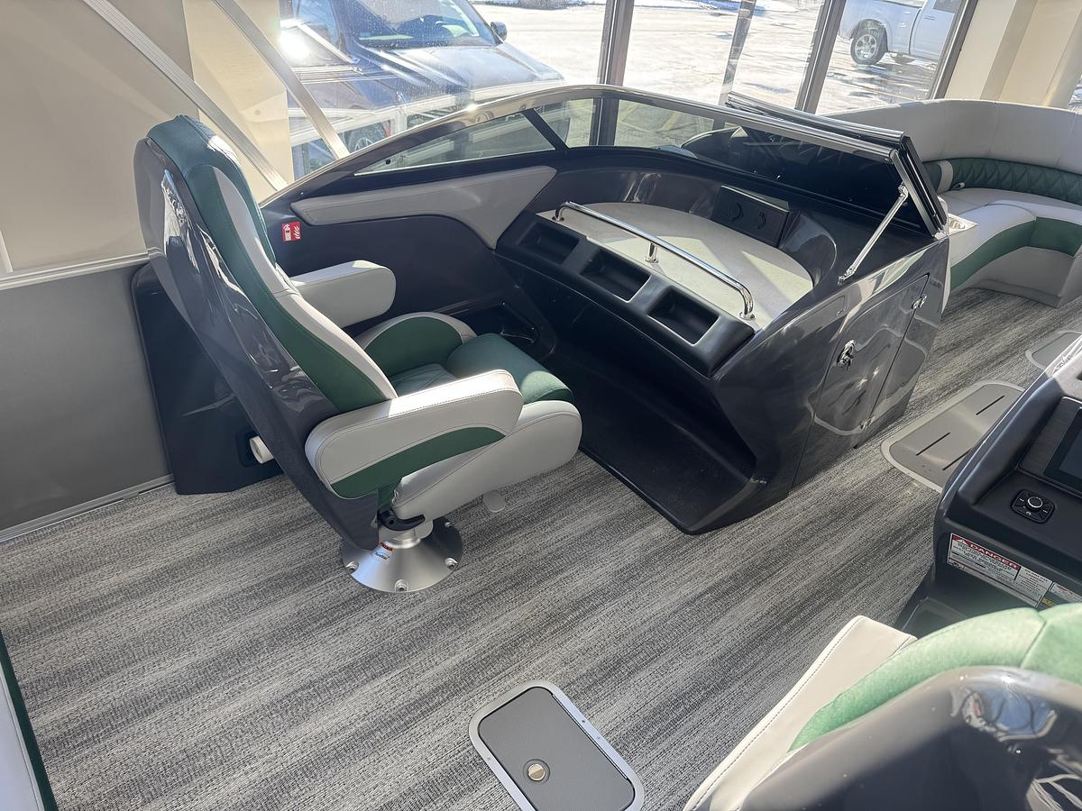 2026 Bennington 25QSBWSF