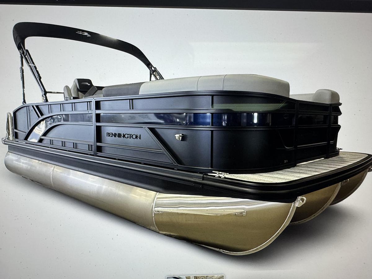 2027 Bennington 21SSB Tri-Toon W/140HP Suzuki