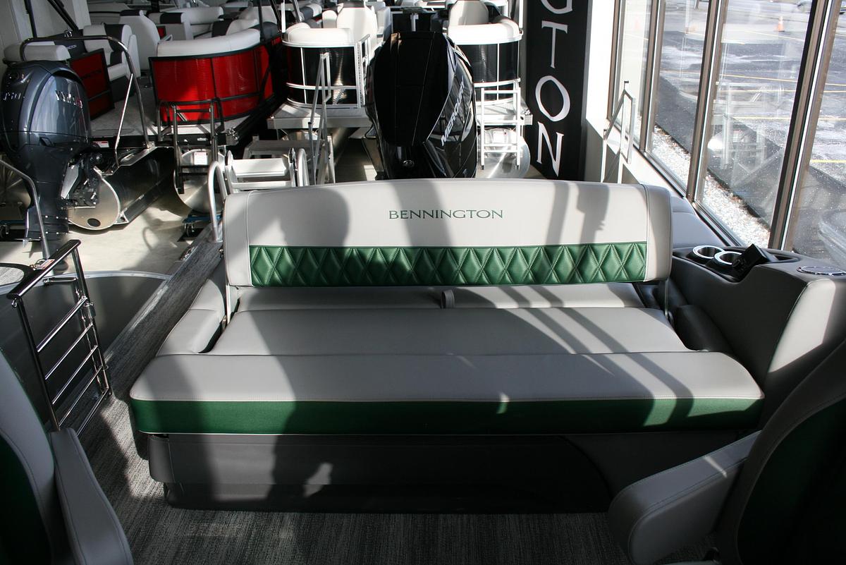 2026 Bennington 25QSBWSF