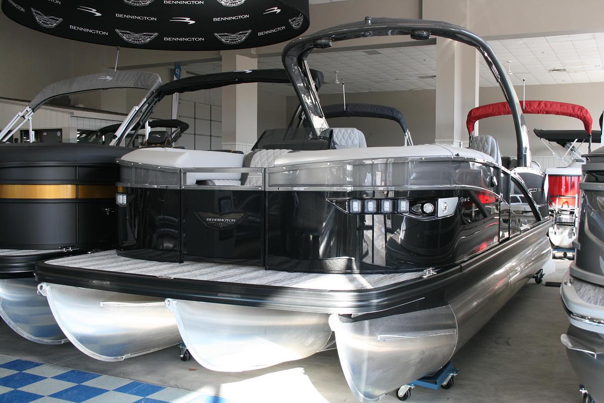 2026 Bennington 23 RX Fastback Arch