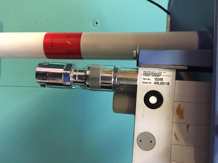 Used Dräger Transport Ventilator Microvent mit einigen Verbrauchsmaterialien