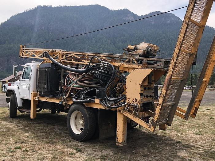 Used HB19368 Atlas Copco CS1500 on Truck model year 1999