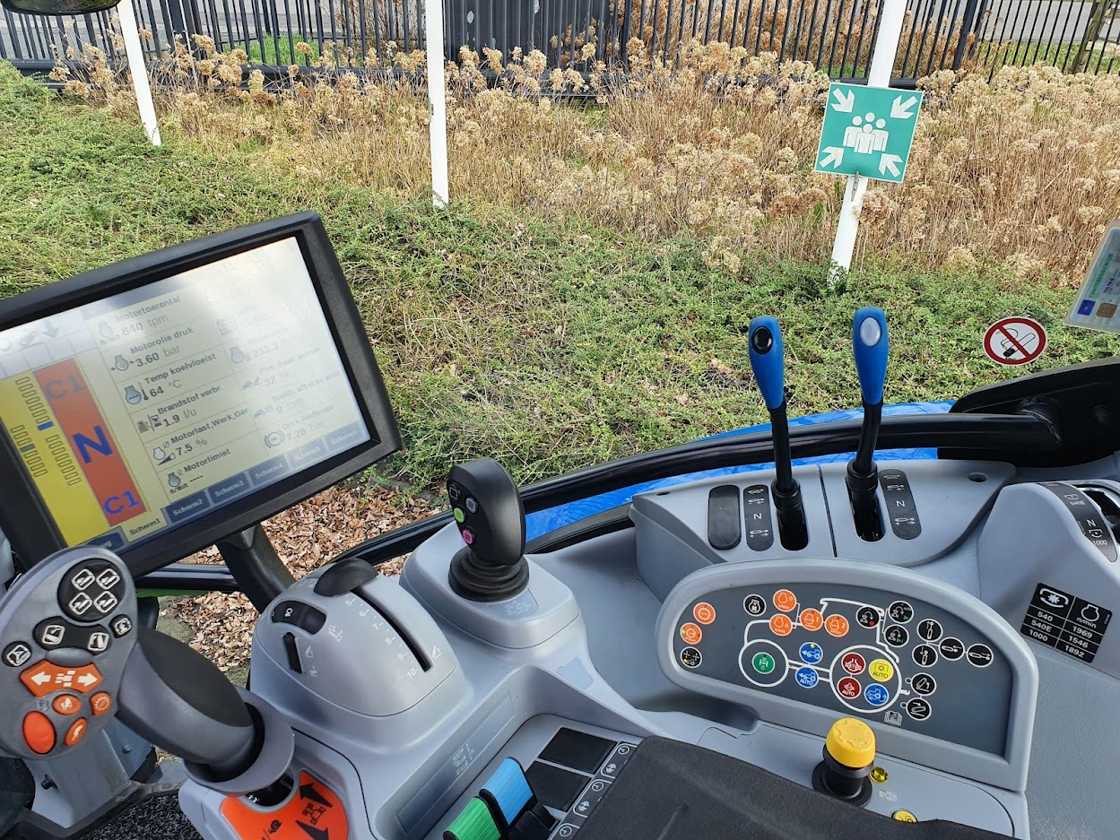 2021 New Holland T5.120 Dynamic Command