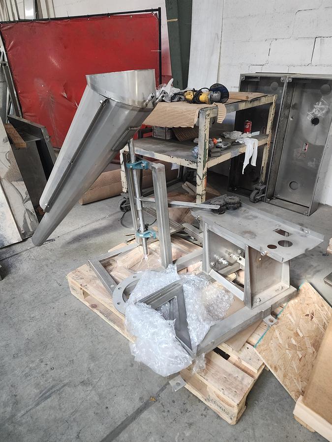 Used 2000 Wenger 1500 series VII