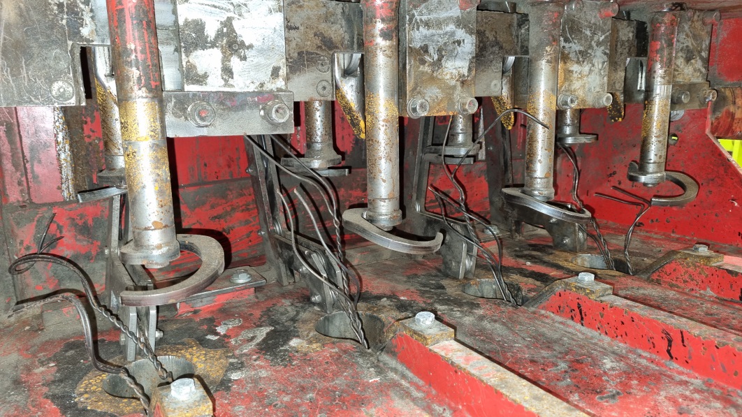 Used Ballenpresse Avermann, Typ AVOS BP 1410, Presskraft 70 t, Baujahr 2002