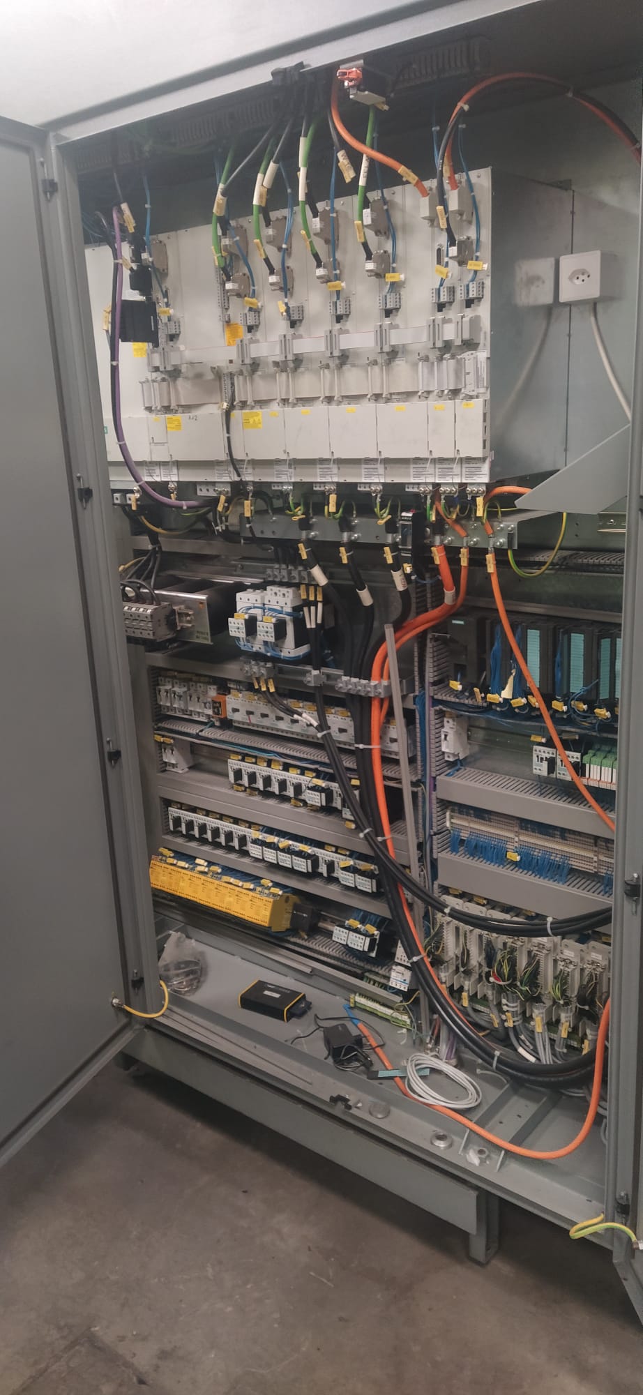 Usado DECKEL MAHO DMC 65V CNC Centros de Mecanizados #4473