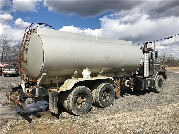 Used 1991 International Pay Star 5000 Water Truck - Sold