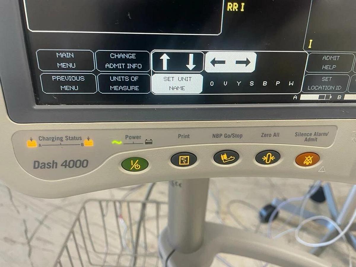Used GE Dash 4000 CO2, SPO2, ECG, NBP, Temp Patient Monitor