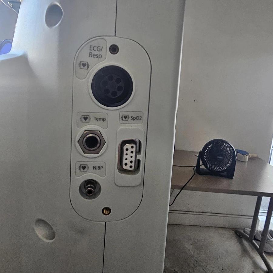 Criticare nGenuity 8100- DOX SpO2, NIBP, ECG,  Temp, CO2, Printer
