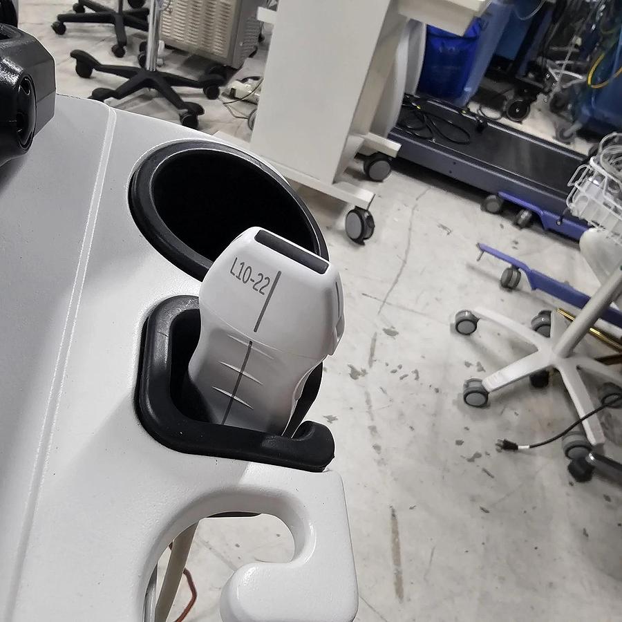Refurbished Refurbished GE Logiq E ultrasound with  convex L4-12t Or L10-22 Transducer
