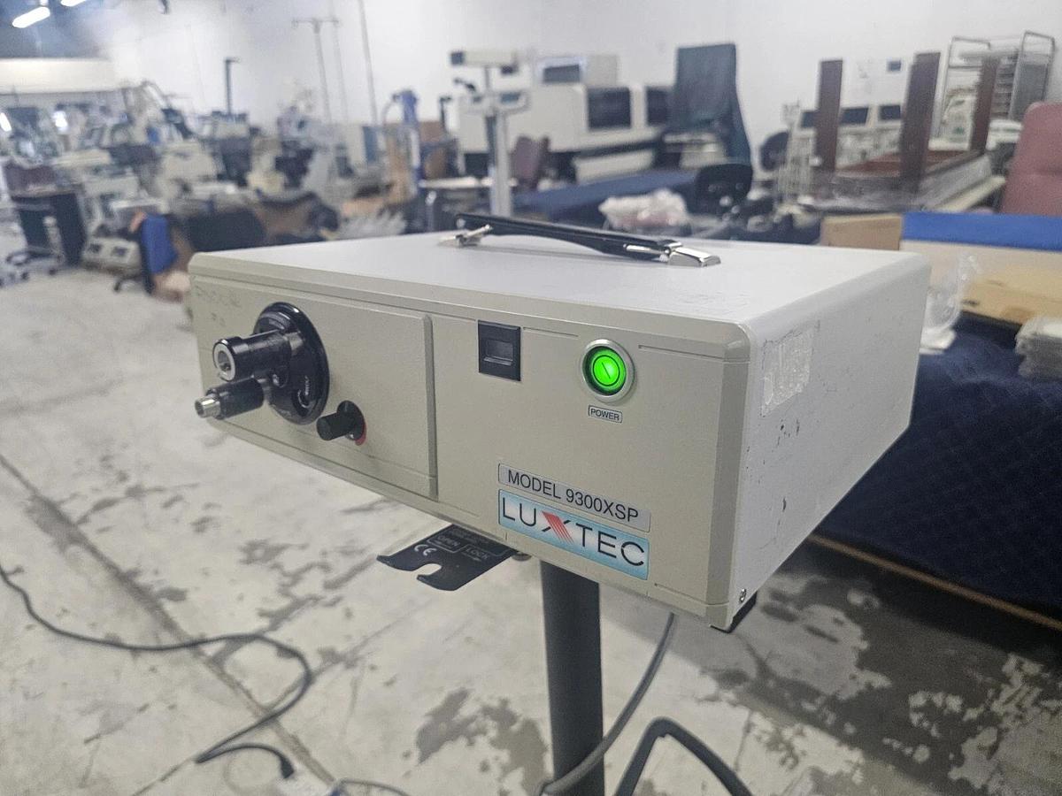 Used Luxtec 9300XSP & 9000 Light Source for Surgical Headlight Qty 5