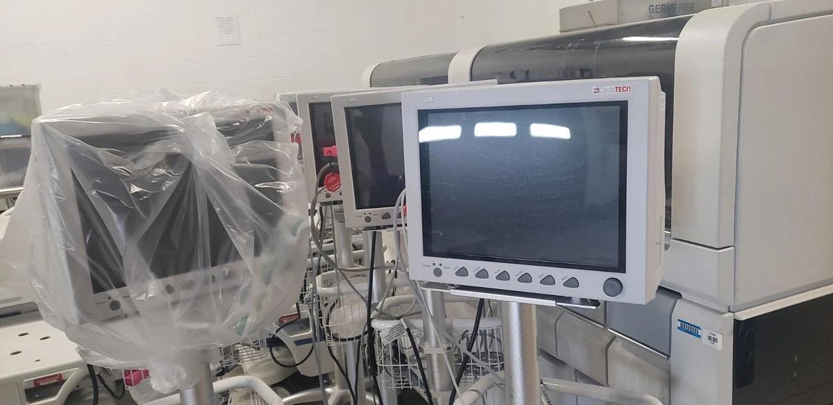 Used (16)Philips MP30 With Module & 18 EDEN IM8 with CO2 OPTION ( LOT Of 34 Units)