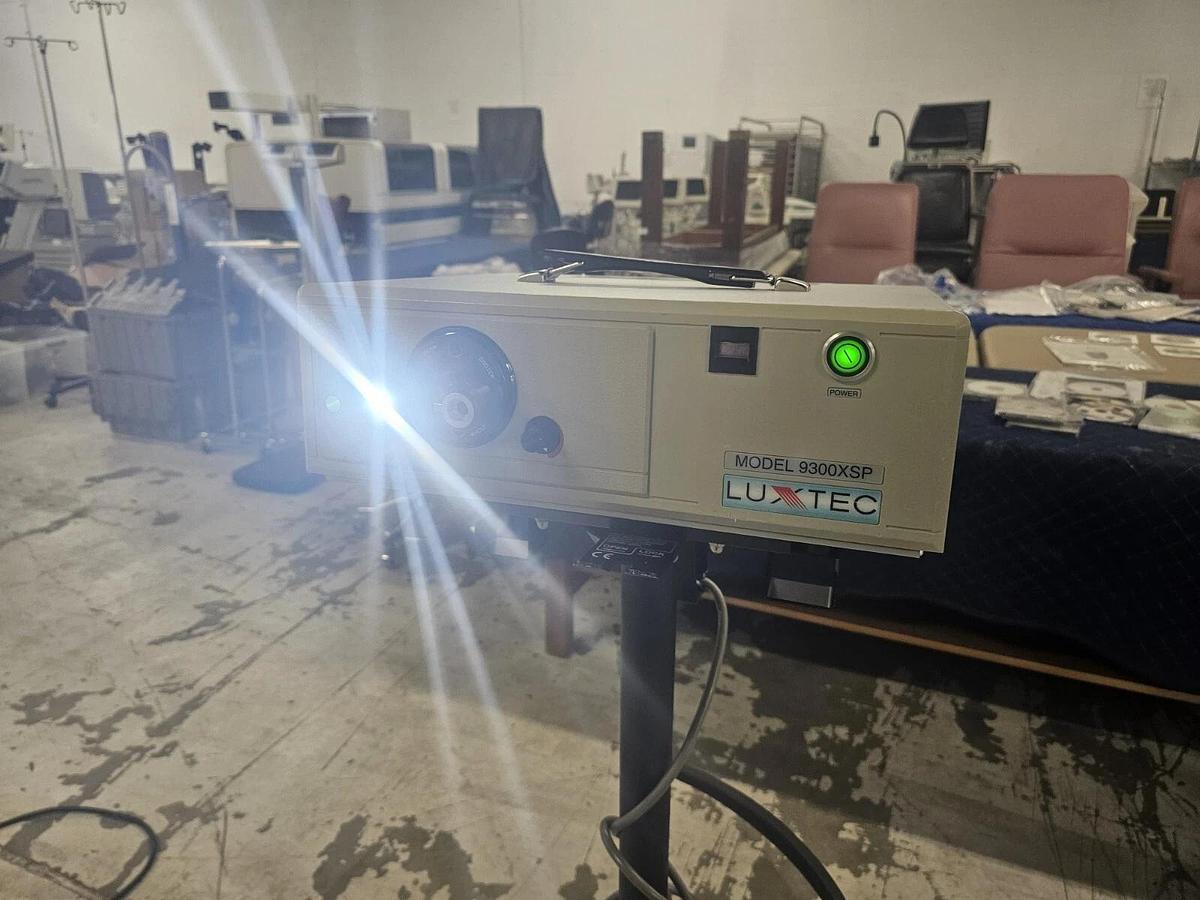 Used Luxtec 9300XSP & 9000 Light Source for Surgical Headlight Qty 5