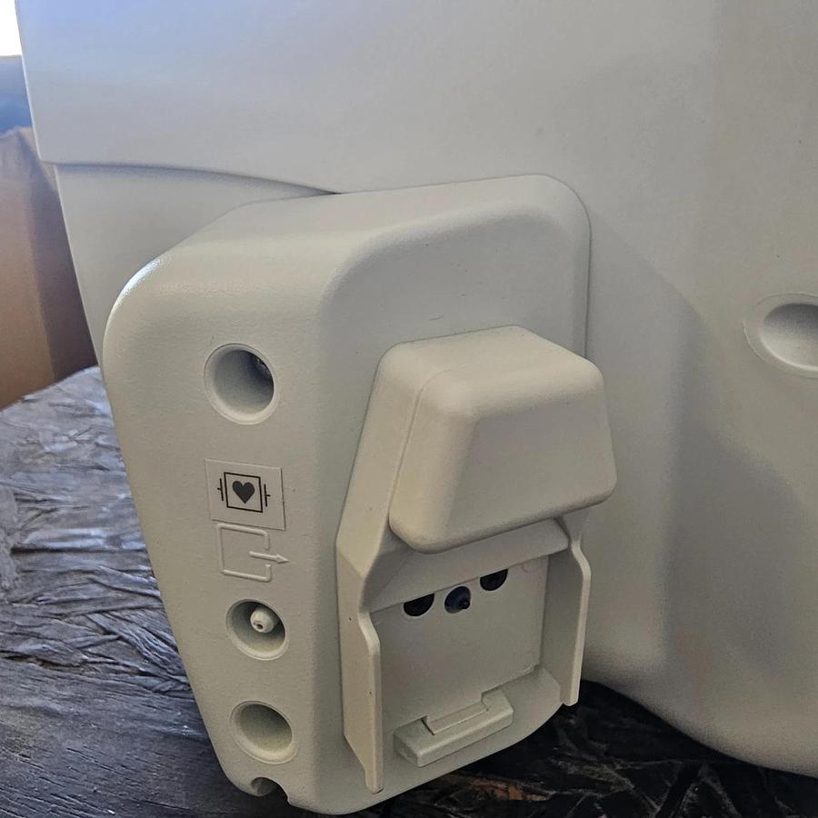 Criticare nGenuity 8100EP- DOX SpO2, NIBP, ECG,  Temp, CO2, Printer