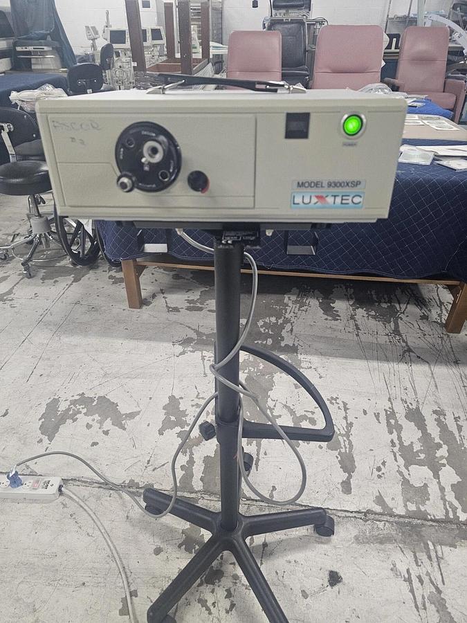 Used Luxtec 9300XSP & 9000 Light Source for Surgical Headlight Qty 5