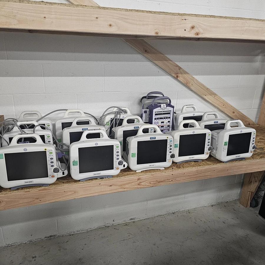 Used GE Dash 3000 Patient Monitor ( LOT Of 13)