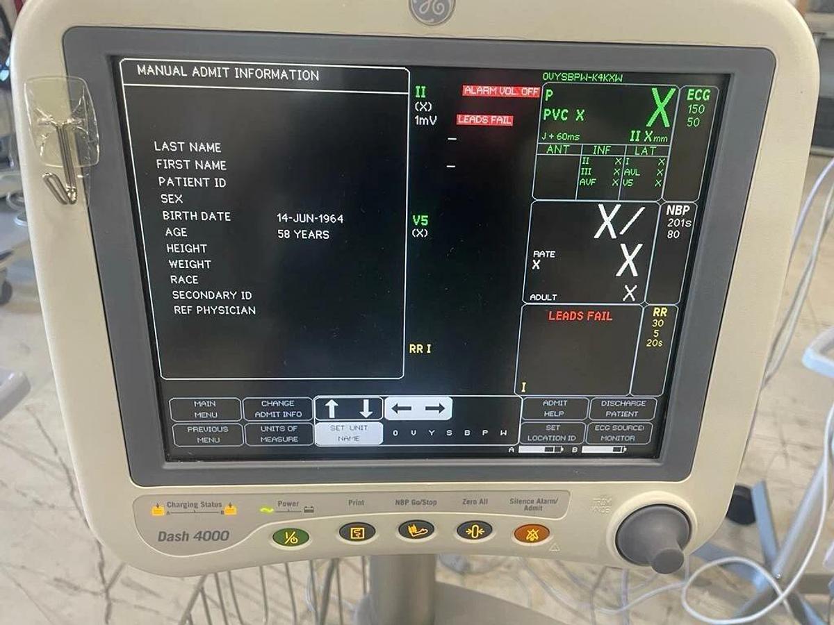 Used GE Dash 4000 CO2, SPO2, ECG, NBP, Temp Patient Monitor