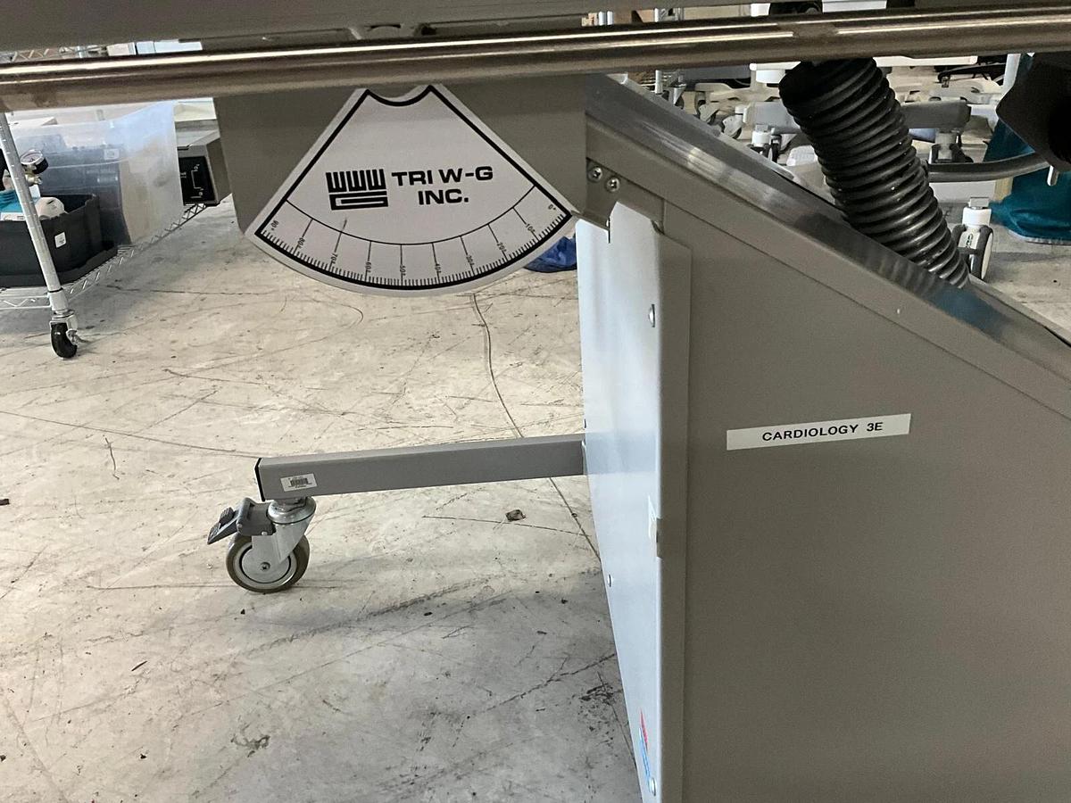 Used Tri W-G Heavy Duty Electric Tilt Table, GREY COLOR