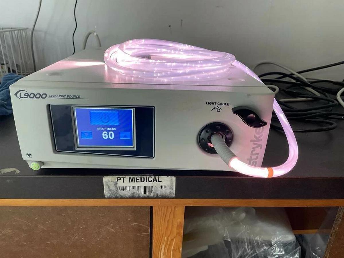 Refurbished STRYKER L9000 Light Source , Biomed Tested
