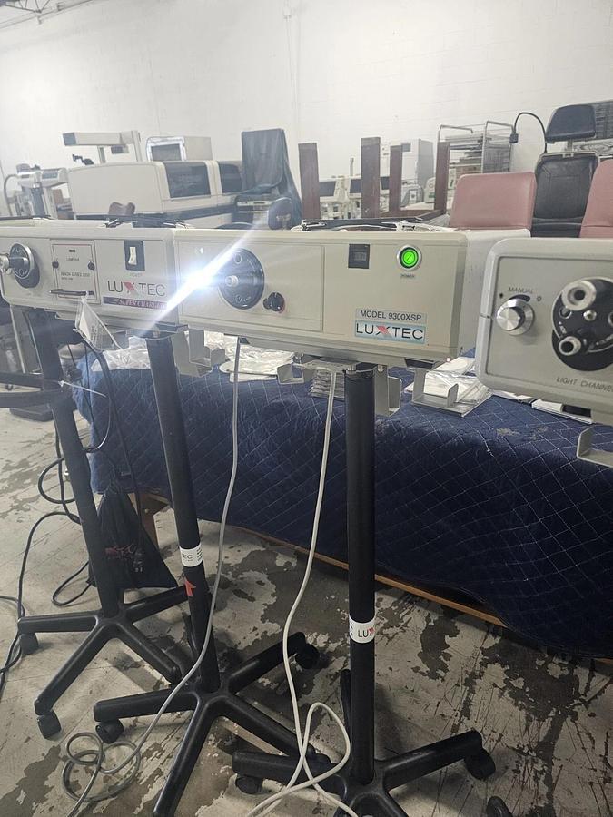 Used Luxtec 9300XSP & 9000 Light Source for Surgical Headlight Qty 5