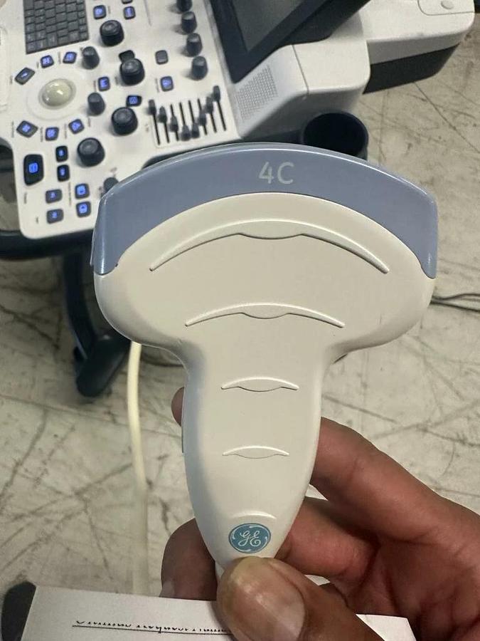 Refurbished 2016 GE LOGIQ F8 Series Ultrasound with  1 Probes, Tested