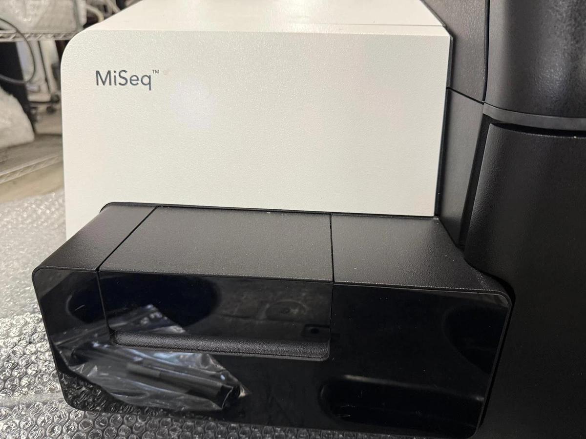 Used Illumina Miseq NGS Sequencer