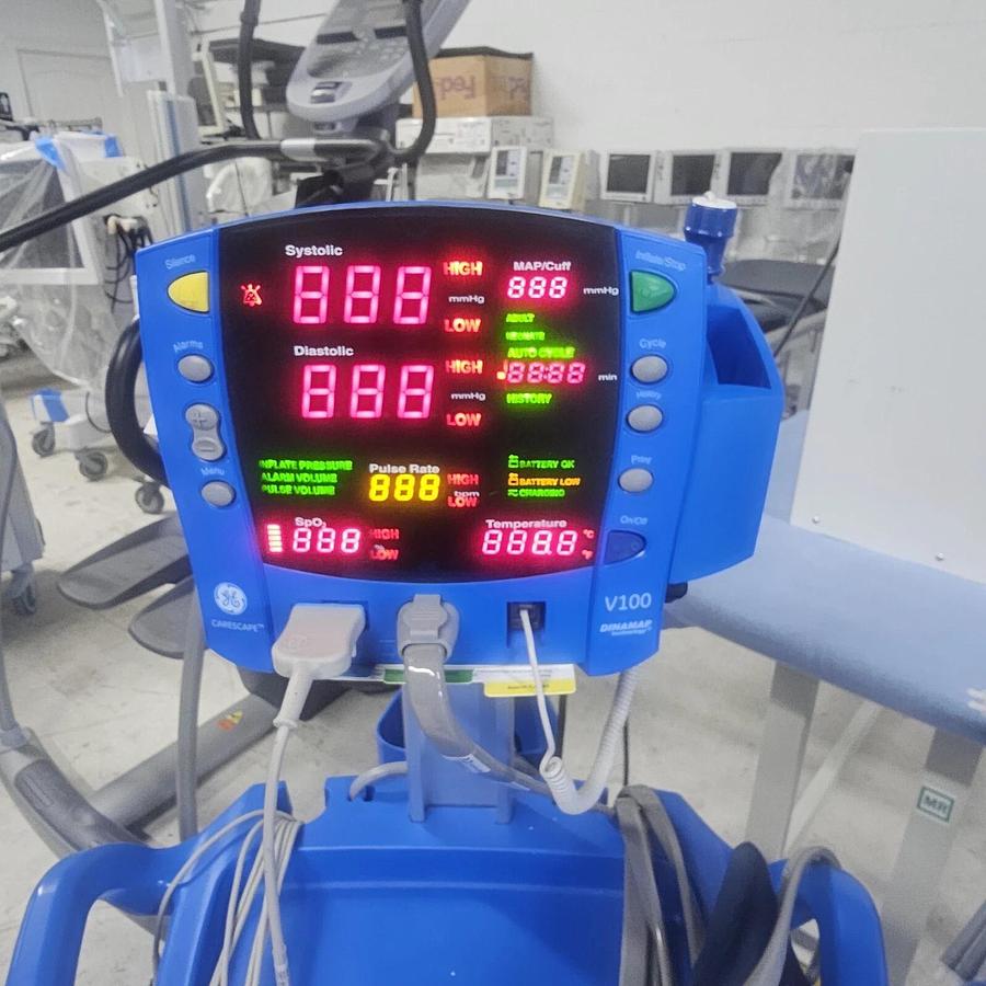 Used GE Carescape V100 Dinamap Patient Vital Sign Monitor SpO2 Blood Pressure Temp