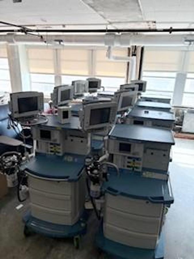 Used Drager Fabius® GS premium Anesthesia Machine (Lot of 8)
