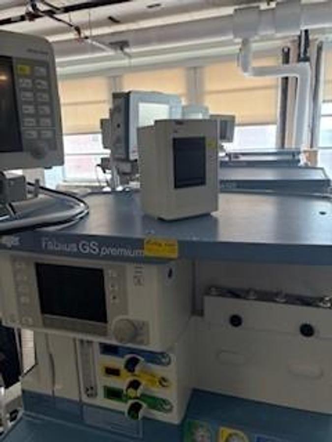 Used Drager Fabius® GS premium Anesthesia Machine (Lot of 8)