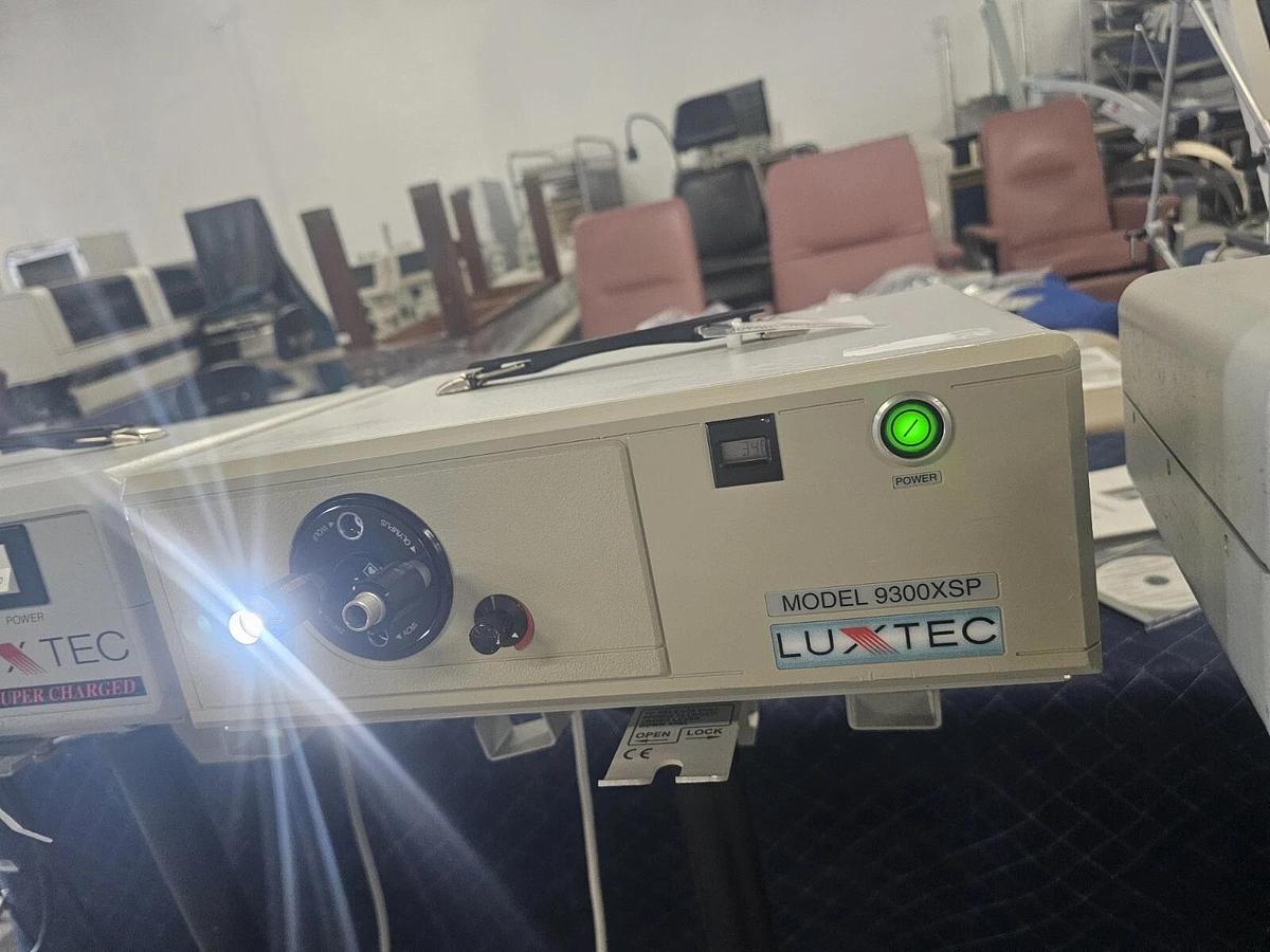 Used Luxtec 9300XSP & 9000 Light Source for Surgical Headlight Qty 5