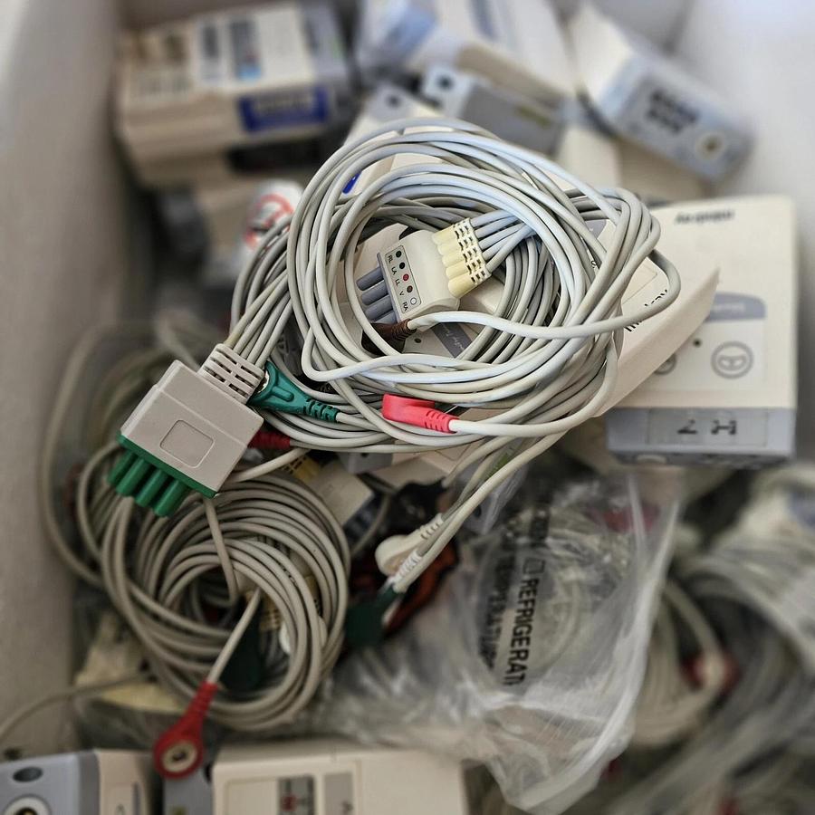 Used Mindray Telemetry Transmitter Patient Monitor TEL-100 with Cable, ( LOT Of  32)